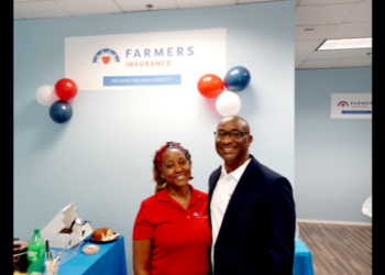Farmers Insurance Richard Williams Agency Celebrates Grand Opening in Eagle Ridge Mall