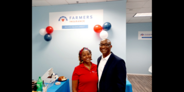 Farmers Insurance Richard Williams Agency Celebrates Grand Opening in Eagle Ridge Mall