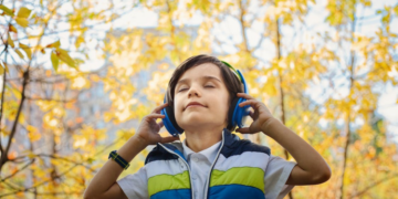 The Sound of Curiosity: How Sound Enhances the Visitor Experience at Tourist Attractions