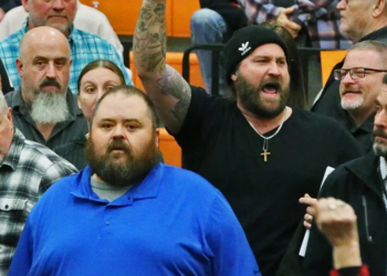 ‘Why are people getting sick?’ East Palestine residents voice concerns; Norfolk Southern skips meeting