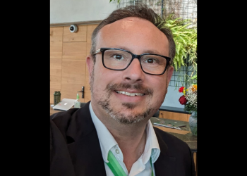 Interview with FroXx-Industries CEO about successful visual assistance solution