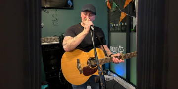 Brian Hobbs opens the Big Condo Records First Lap Tour with a sensational performance